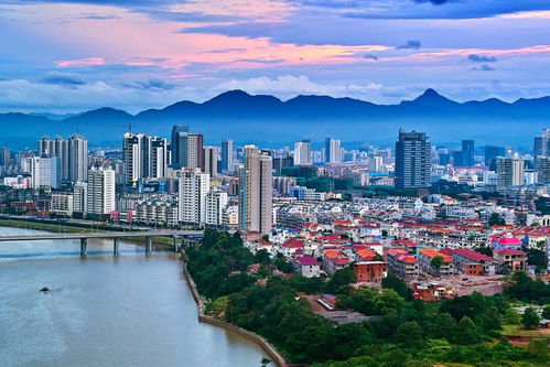 经济日报 头版头条聚焦赣州 加快振兴发展 打造 红色样板