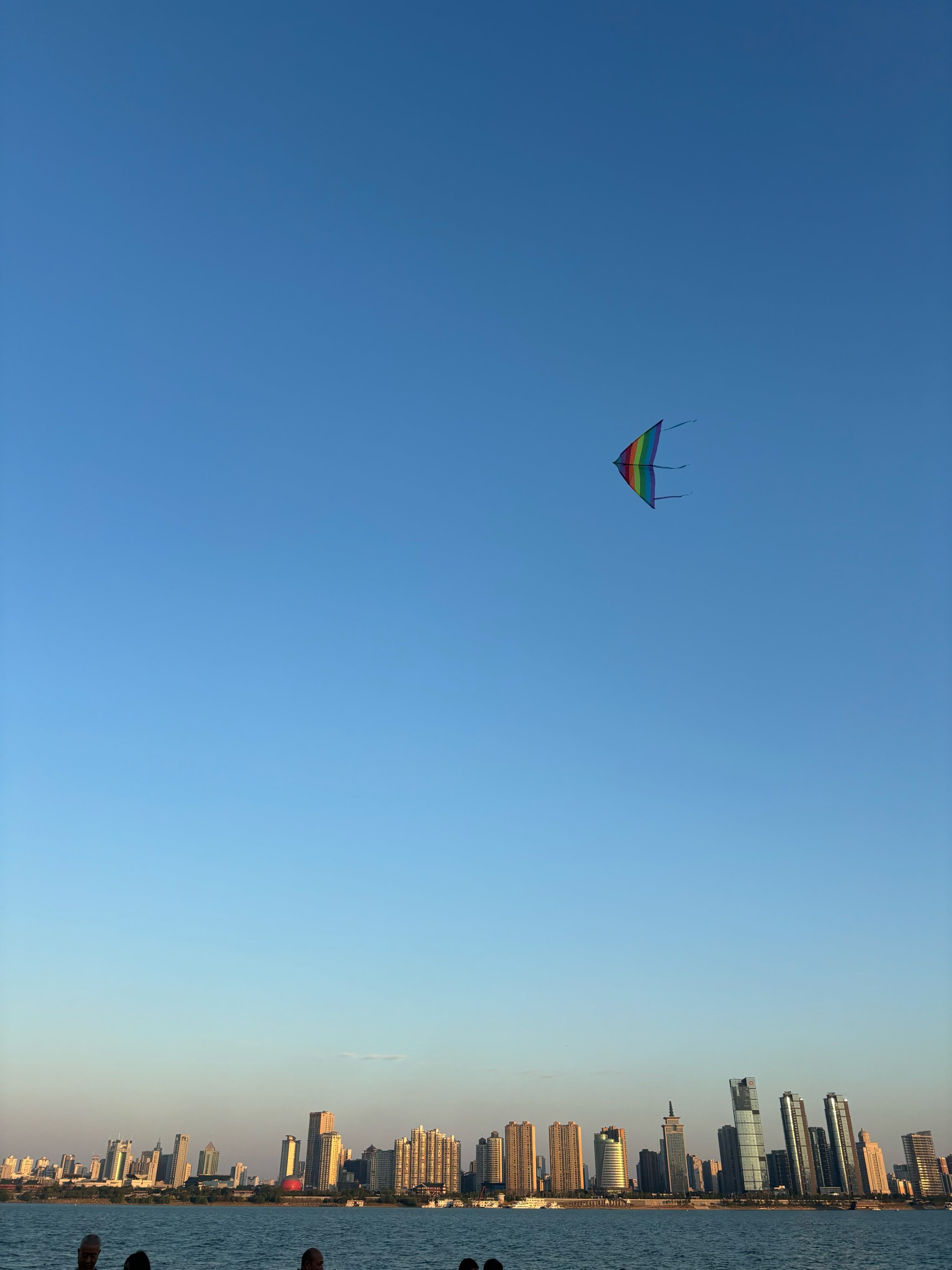 赣江似海——南昌的江畔画卷